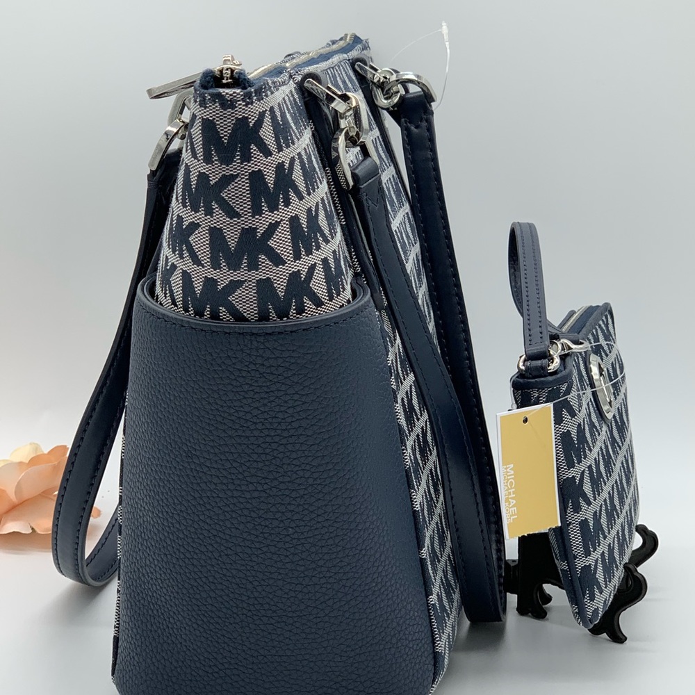 MICHAEL KORS BEDFORD LG EW TZ TOTE &Lg TZ Wristlet - Picture 7 of 11